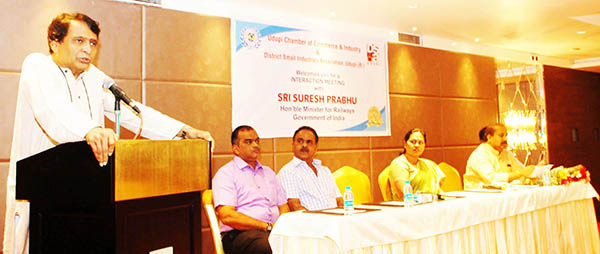 ದೇಶದ ರೈಲ್ವೆ ಹಳಿಗಳ ಸಾಮರ್ಥ್ಯ ತೀರಾ ಕಡಿಮೆ: ಸುರೇಶ್ ಪ್ರಭು